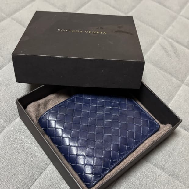 (미사용) 보테가베네타 인트레치아토 반지갑 네이비