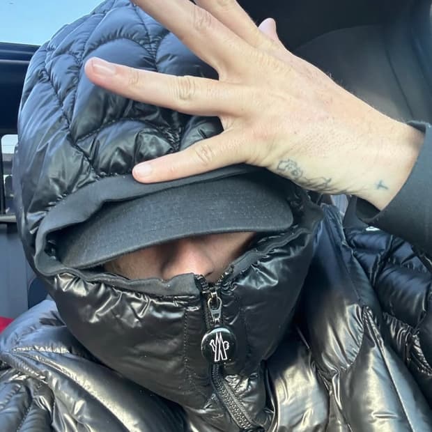 몽클레어 스파이더맨 패딩 자켓