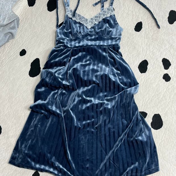 Axes Femme velvet one-piece