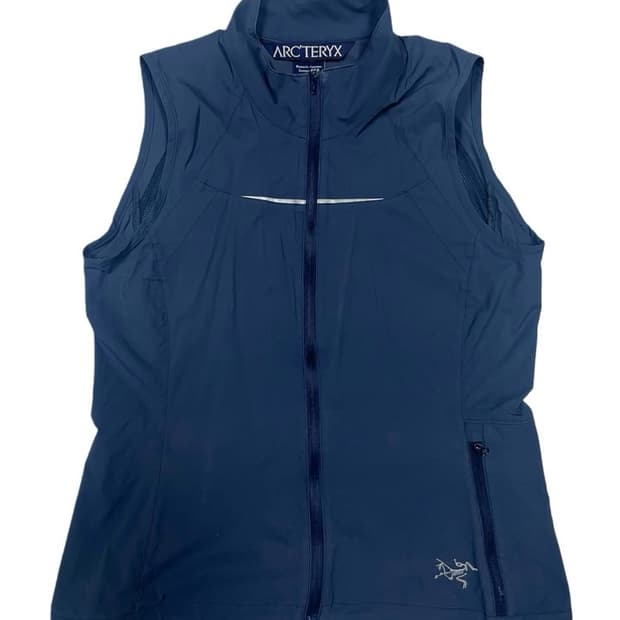 아크테릭스 여성 나일론 집업 조끼