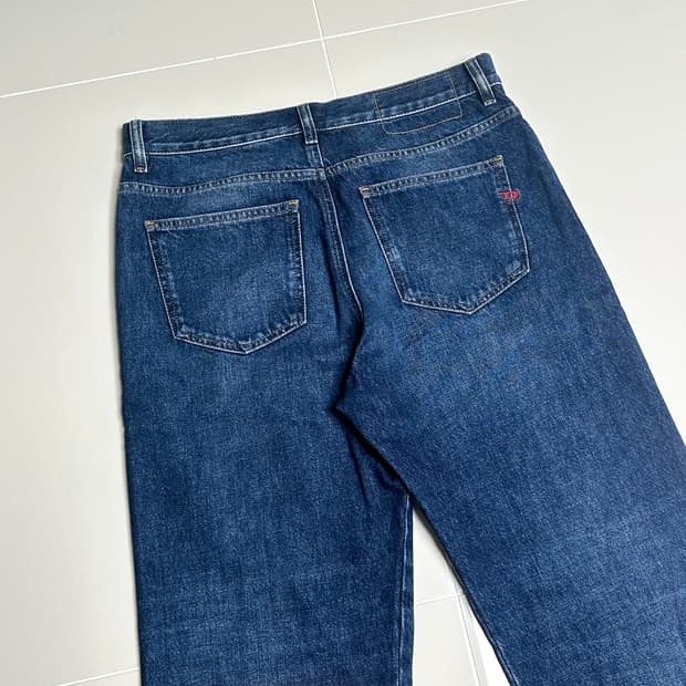 디젤 레귤러핏 데님 팬츠