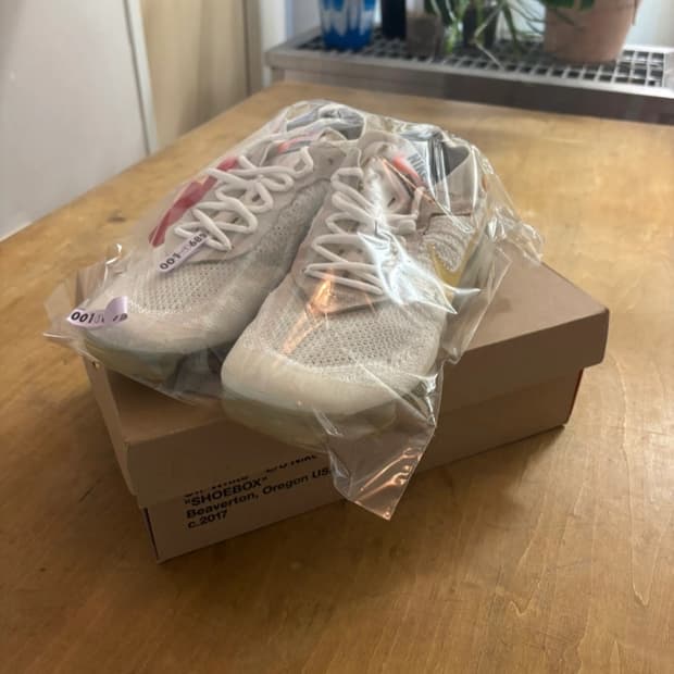 나이키 오프화이트 베이퍼맥스 270