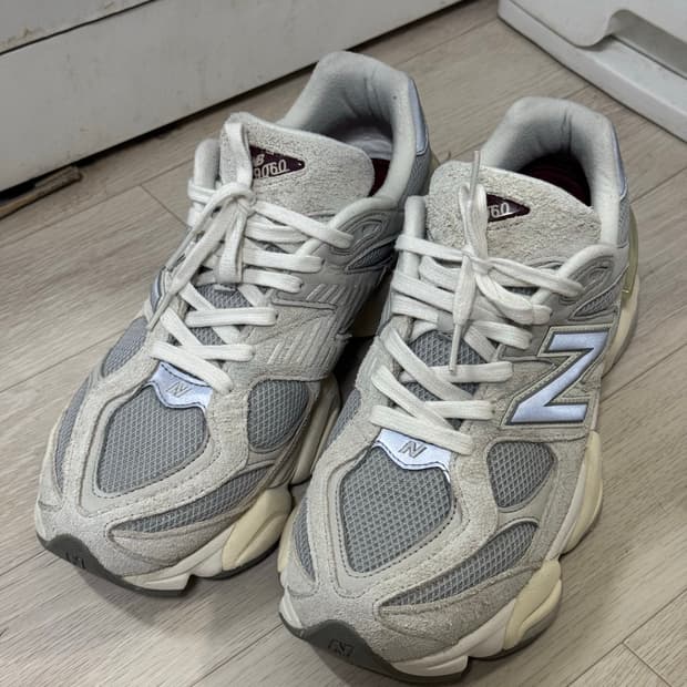 뉴발란스 9060 'Lunar New Year' 290mm