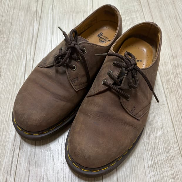 닥터마틴 1461 3홀 크레이지홀스 240