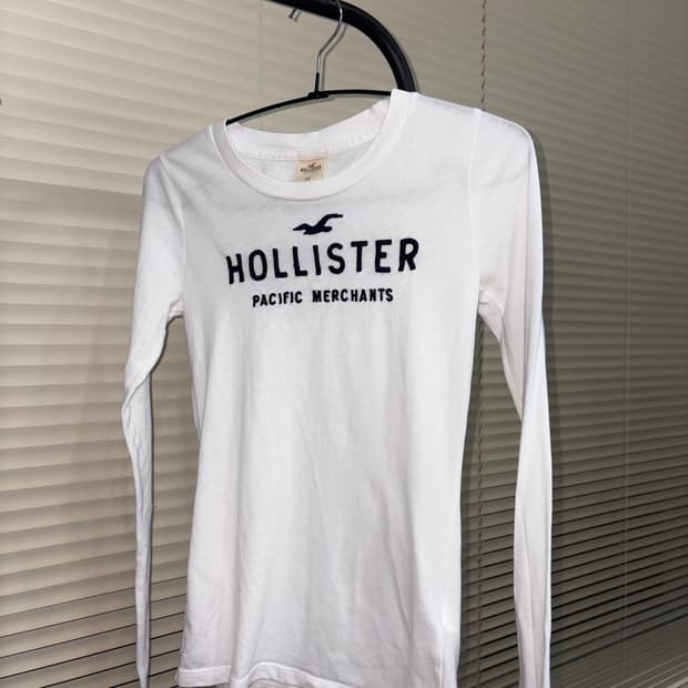 Hollister Graphic Crew Long Sleeve Tee