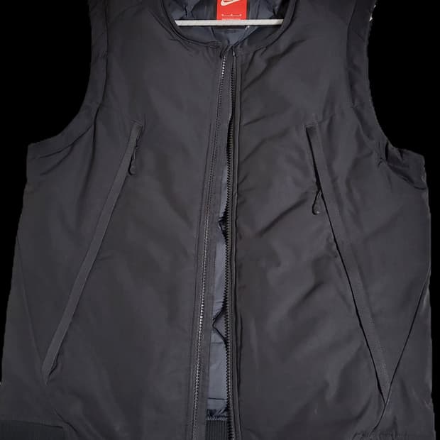 나이키(NIKE) 남성용 블랙 패딩 조끼 (사이즈 M 95)