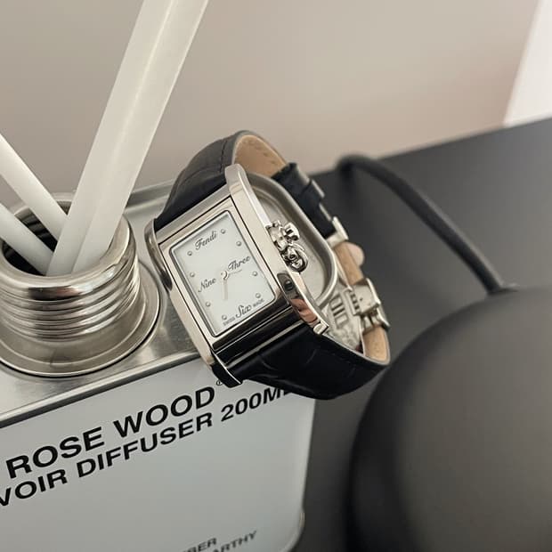 FENDI white dial turn case watch / 펜디 시계