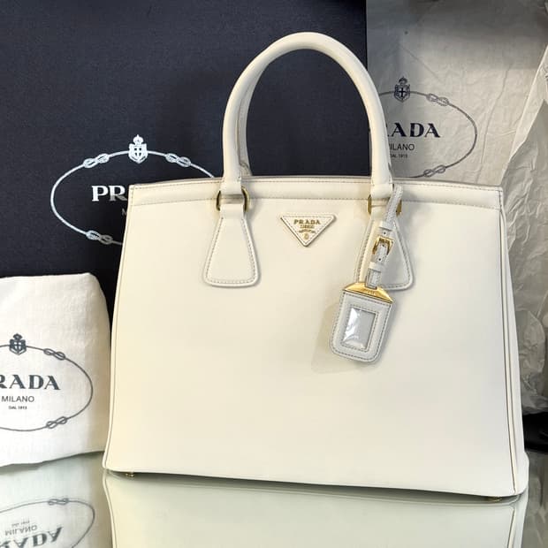 [정품] 프라다 갤러리아 럭스 사피아노 토트백 금장 미듐