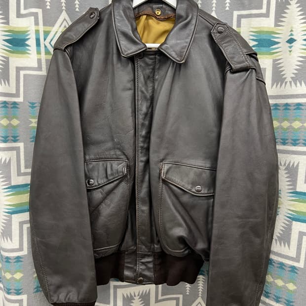 쇼트 가죽 자켓