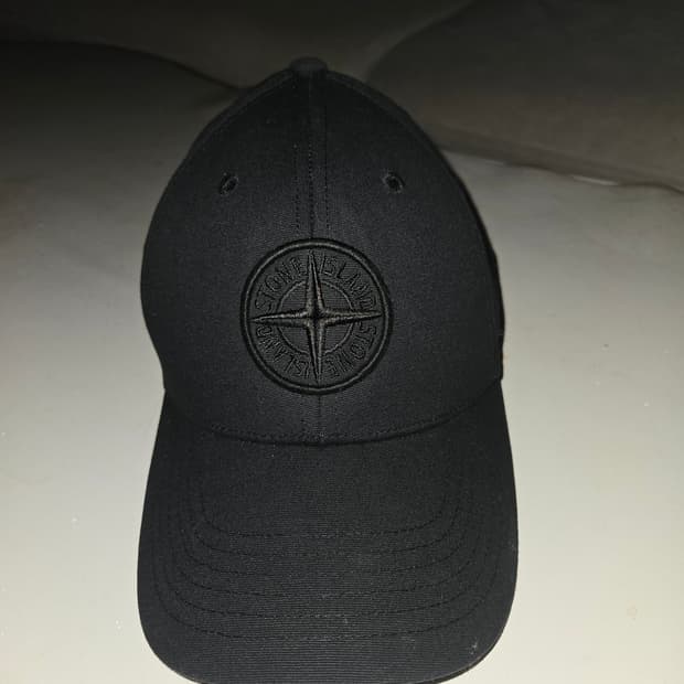 스톤아일랜드 블랙 볼캡