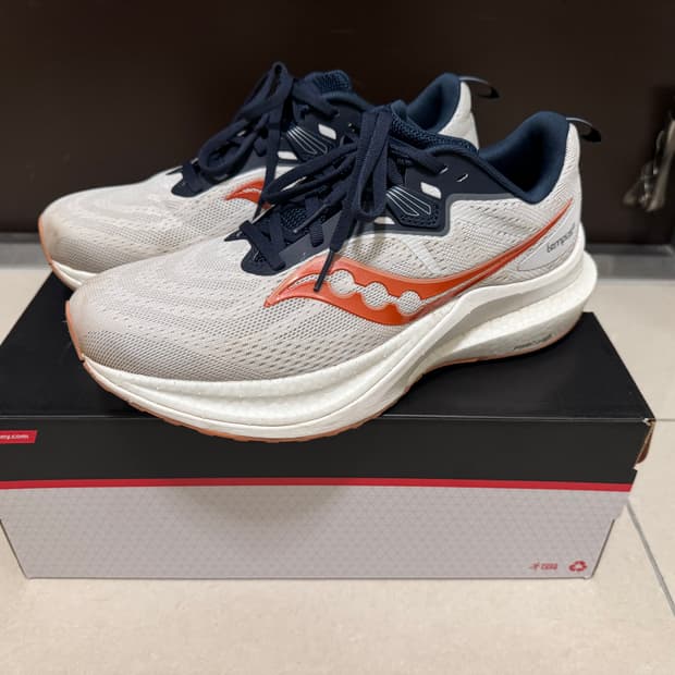 써코니 템퍼스2 러닝화 275