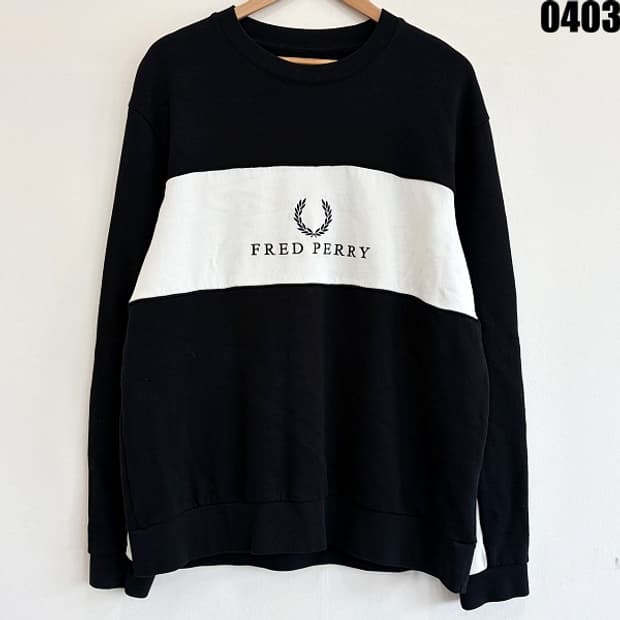 프레드페리 스포츠웨어 라인의 배색 맨투맨 스웻셔츠 