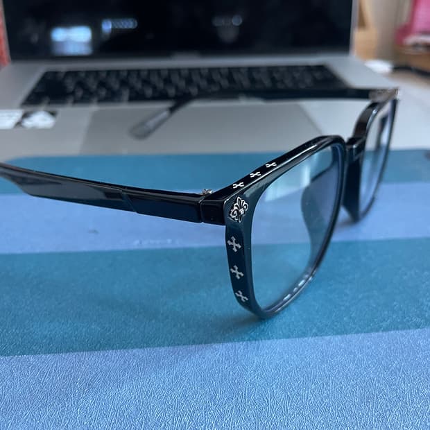 스퀘어 뿔테 안경