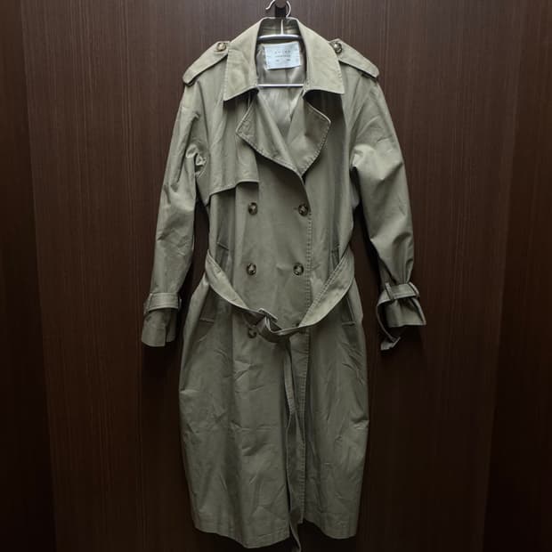 메이비썸띵투유 트렌치자켓 