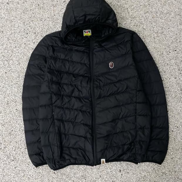 베이프 블랙 경량패딩