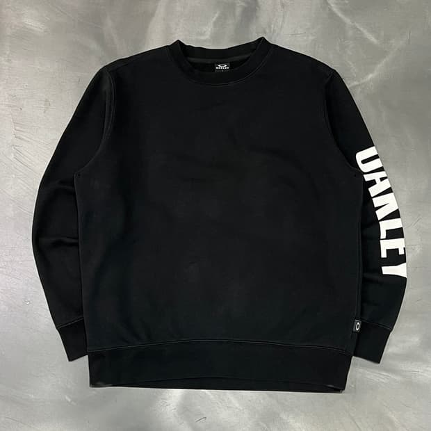  오클리 암레터링 맨투맨 y16380