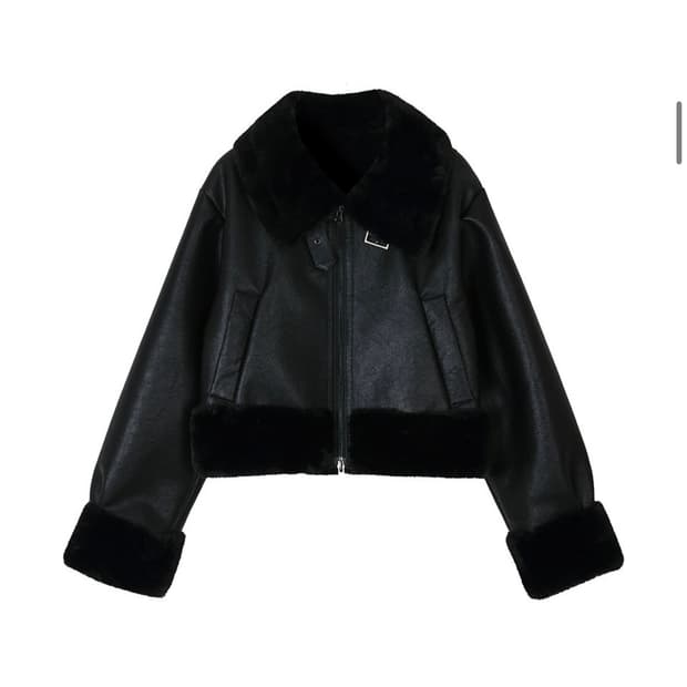 보헤미안서울 HIGH NECK SHORT MUSTANG IN BLACK