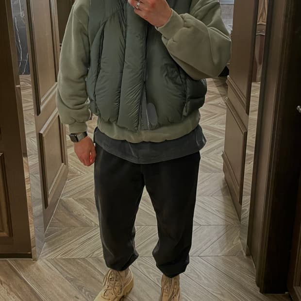 [L] 엔타이어 스튜디오 패딩 베스트 카키 덕다운