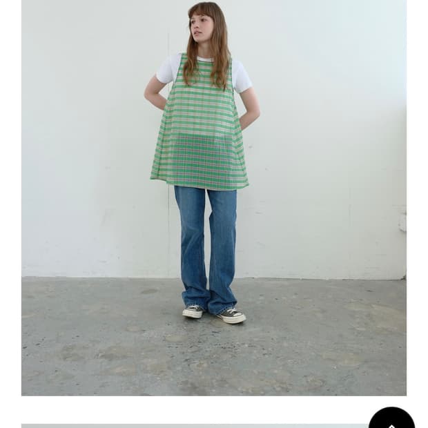 엔조블루스 시어 체크 슬리브리스탑 (정가:99,000)