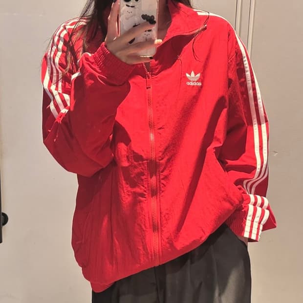 아디다스 빨흰 삼선 바람막이