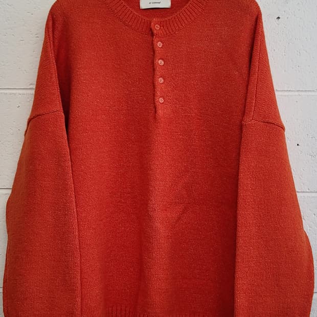 AT CORNER 루즈핏 헨리넥 니트 판매합니다