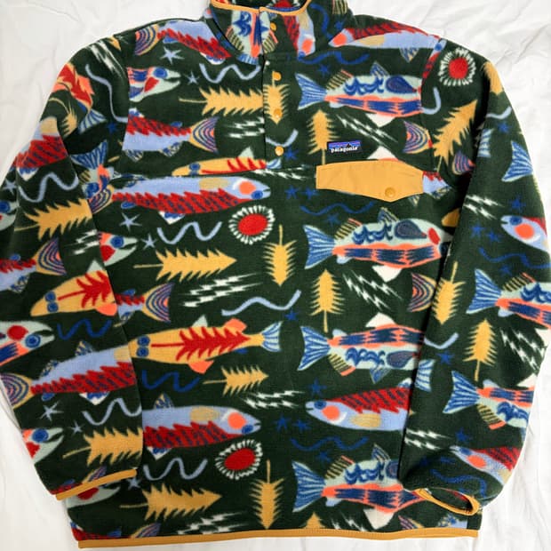 파타고니아 신칠라 라이트웨이트 살몬 M 새상품 판매합니다