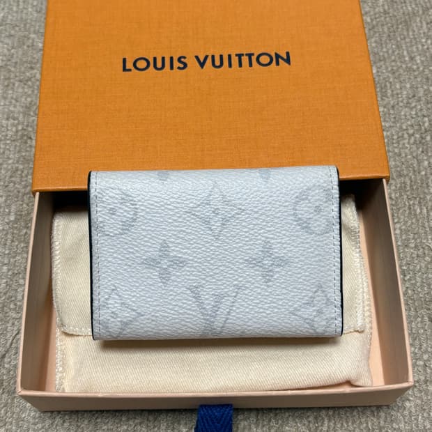 루이비통 안타르티카 트라이 폴드 지갑