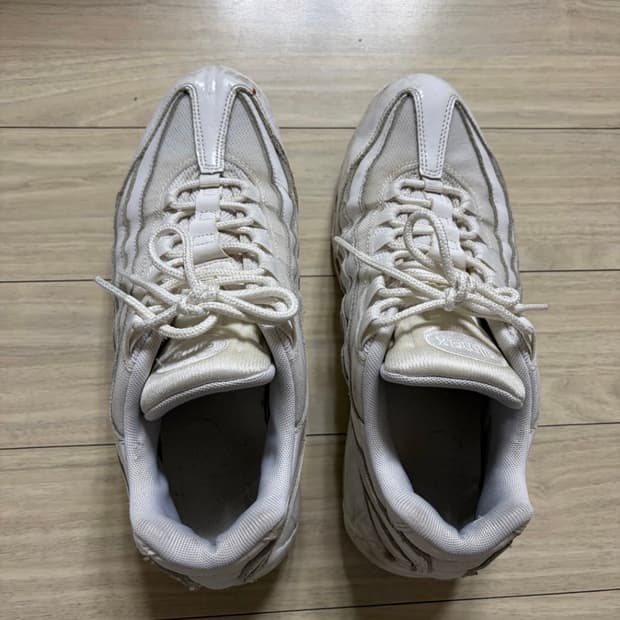 나이키 화이트 에어맥스 270