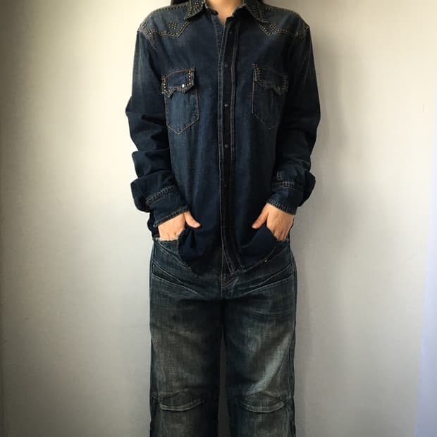Stud point denim shirt