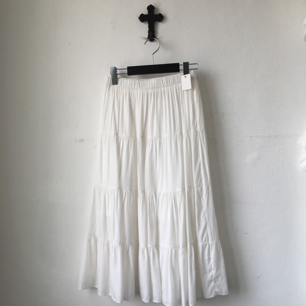 Layer white long skirt