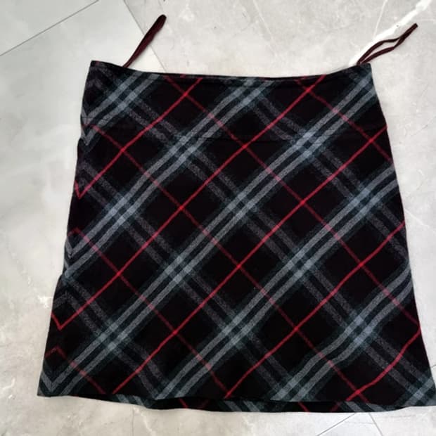 버버리 정품 겨울 스커트