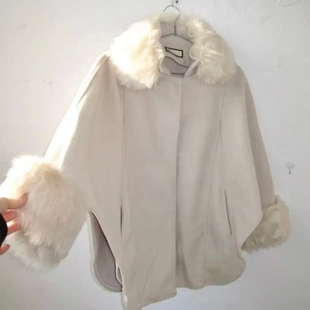 빈티지 베이지 퍼 케이프 코트 망토