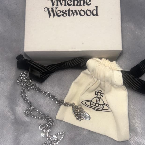 100%정품 비비안웨스트우드 목걸이