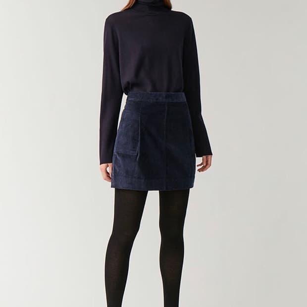 COS 코듀로이 포켓스커트