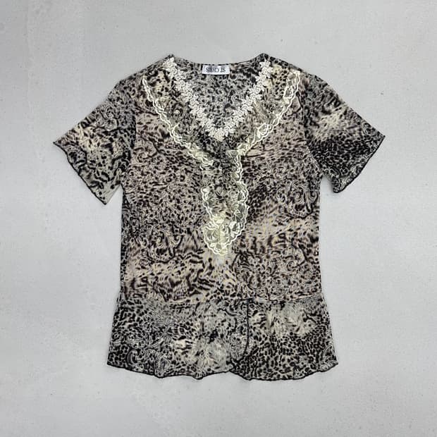 패턴 반팔 블라우스