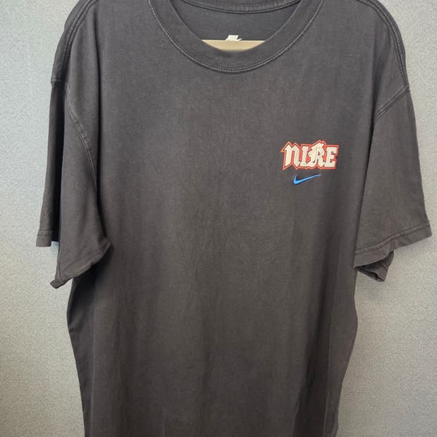 나이키 스우시반팔티