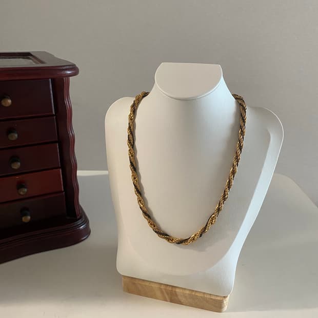 골드 체인 트위스트 목걸이