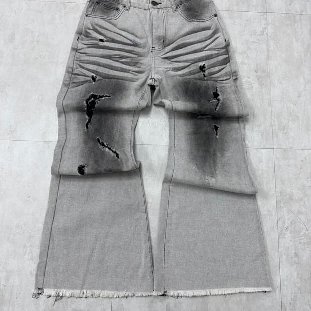 •Autumn Wind 더티 워싱 디스트로이드 데님 부츠컷 팬츠