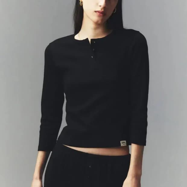 글로니 glowny 3/4 BUTTON FLY TEE (BLACK)