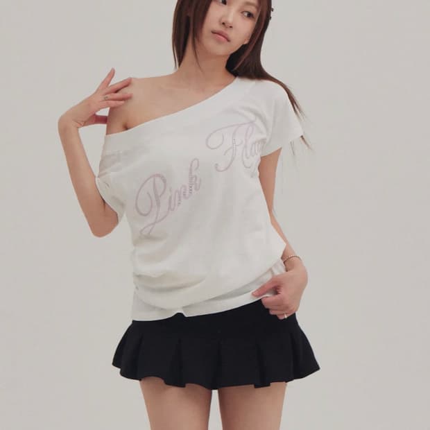 포어링 pink flag box tee