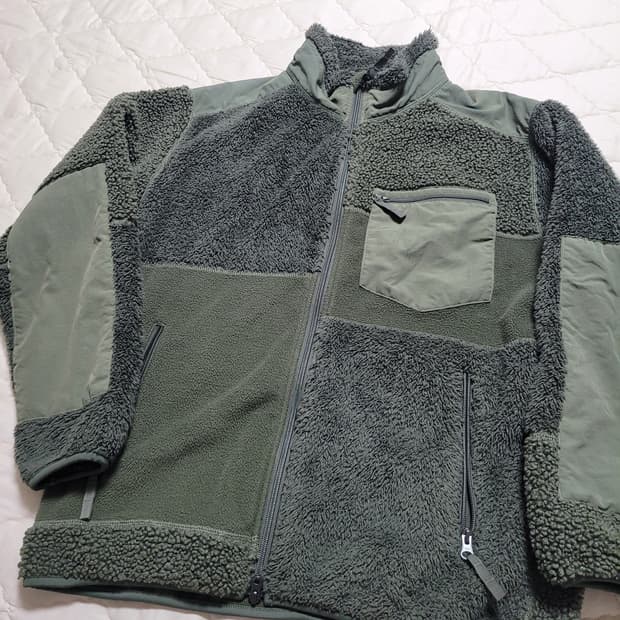 유니클로 엔지니어드가먼츠 후리스