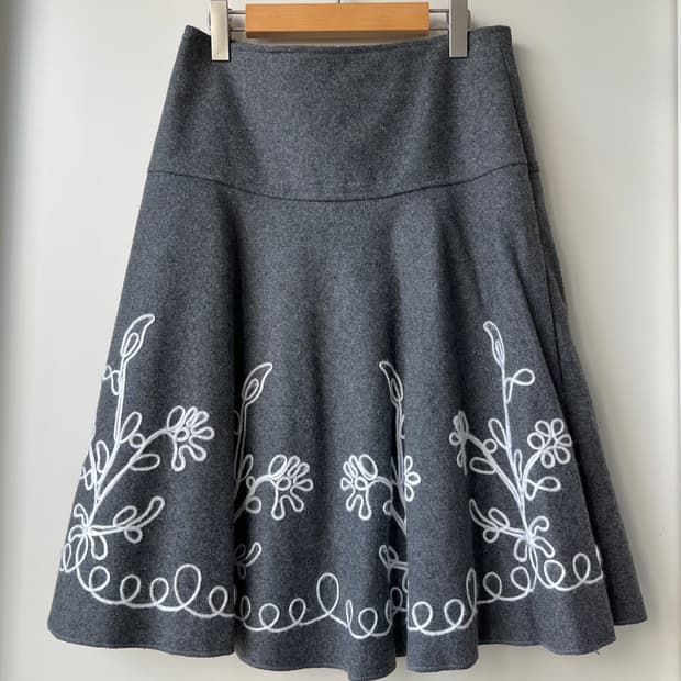 yarn flower drawing midi skirt 얀 플라워 드로잉
