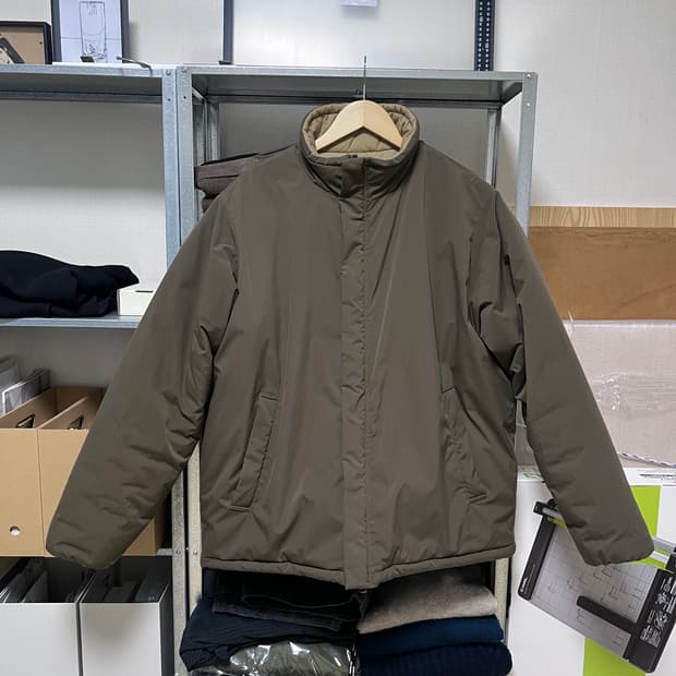 [L] BEAMS+ 프리마로프트 패딩