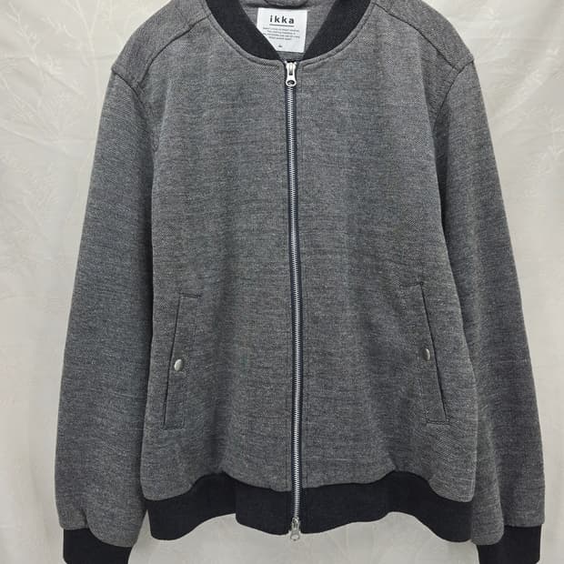 ikka 넥 라인 배색 봄버 자켓