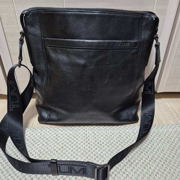 (정품) TUMI 투미 가죽 크로스백 블랙 메신저백
