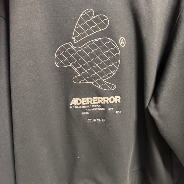 아더에러 맨투맨 A3사이즈 거의 새상품