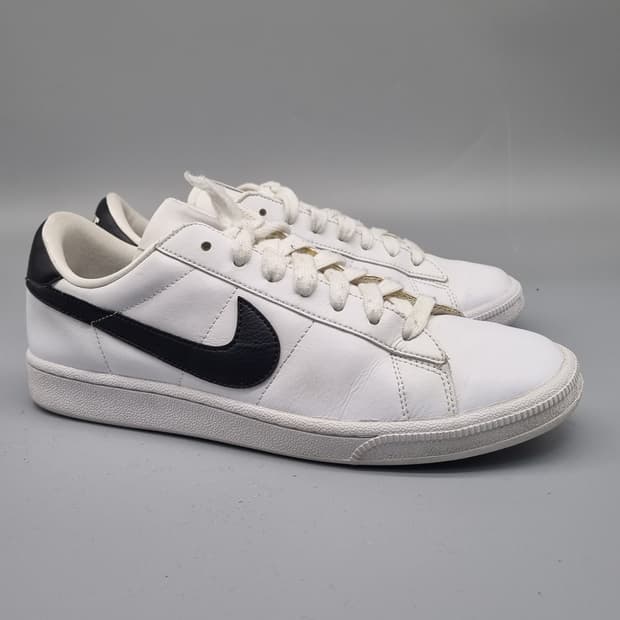 나이키 테니스클래식 스니커즈260