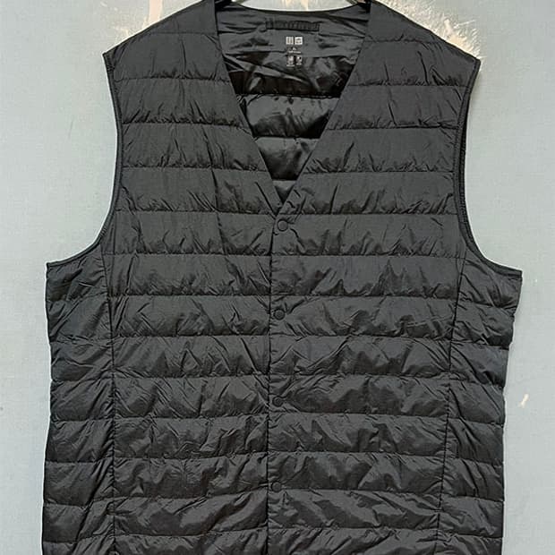 유니클로 남자 경량 패딩조끼 새상품 덕다운 캐주얼 XL 105