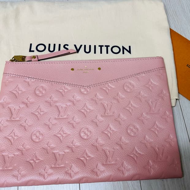 루이비통 앙프레뜨 클러치 핑크(국내 미발매 색상)
