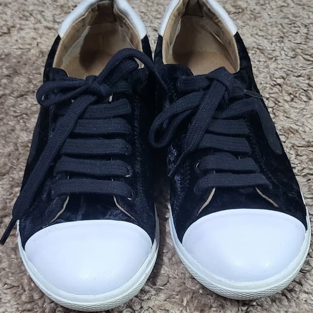 타임 송치 스니커즈 240